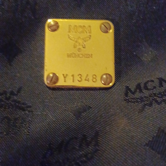 MCM Black and Gold Shoulder Bag - Picture 6 of 11